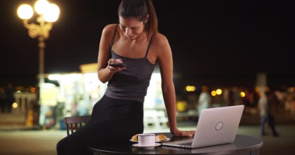 Young Woman Night Coffee Pastry Texting Mobile Phone Portrait Cheerful — Stock Video
