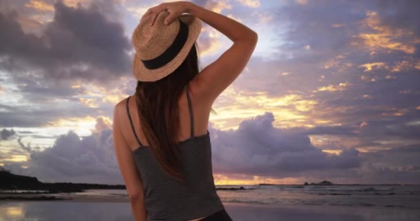 Cute Millennial Girl Vacation Twirling Beach Fedora Joyful Woman Striped — Stock Video