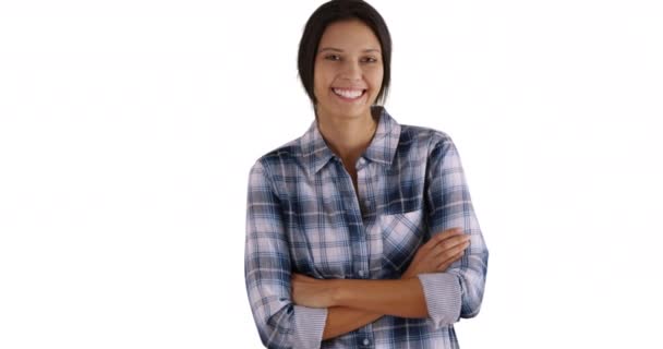 Retrato Casual Mujer Feliz Atractiva Sobre Fondo Blanco Con Copyspace — Vídeos de Stock