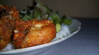 Tavuklu pilav çok lezzetlidir. Basit yemek..