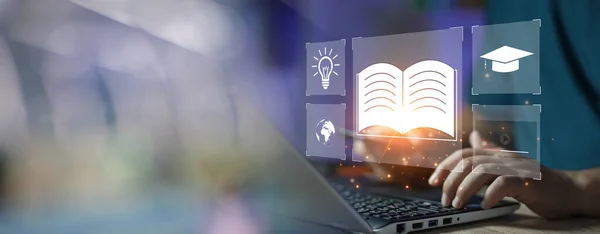 Çevrimiçi eğitim kavramı. Adam internette kişisel gelişim ve mesleki nitelikler için Online eğitim ve e-öğrenim webinar kullanıyor. Yeni beceriler geliştirmek için dijital kurslar.