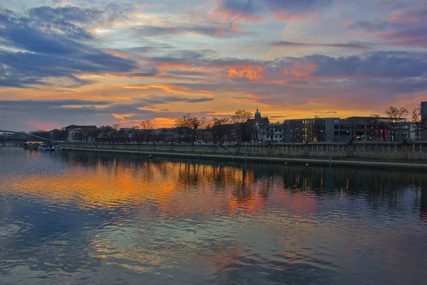 Яскравий Барвистий Захід Сонця Над Річкою Вісла Кракові Польща Вечірній — стокове фото