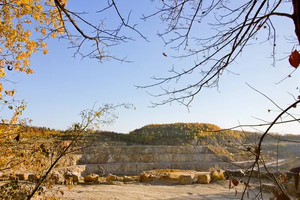 고인돌 광산의 전경이 펼쳐지는 — 스톡 사진