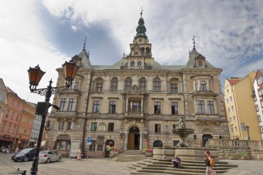 Klodzko, Polonya - 8 Eylül: Antik mimari ile tarihi kent merkezi 8 Eylül 2022, Klodzko, Polonya