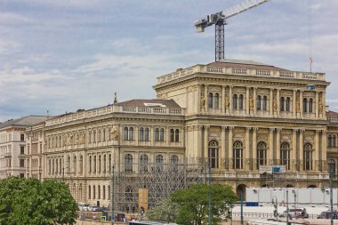 Macar Bilimler Akademisi binası. Macaristan, Budapeşte 'de 19. yüzyıldan kalma eski bir tarihi bina.
