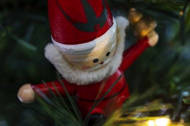 Noel ağacında Noel süslemeleri.