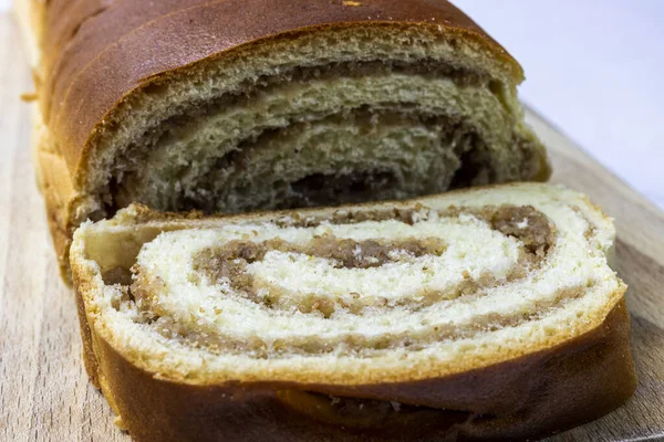 Zanddeeg Cake Met Walnoot Vulling — Stockfoto