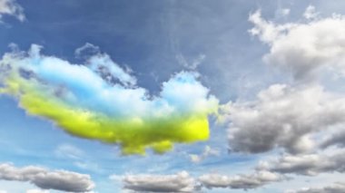 Sarı-mavi renkli bir bulut yüzüyor. Ukrayna bayrağının renkleri, tüm dünyada özgürlük ve demokrasinin renkleri.