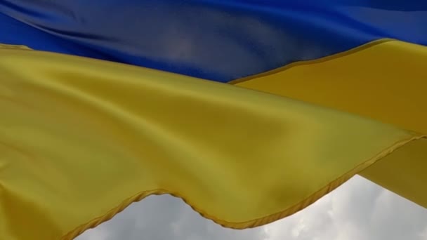 Steagul Ucrainei Flutură Vânt Cer Tulbure Slow Motion — Videoclip de stoc