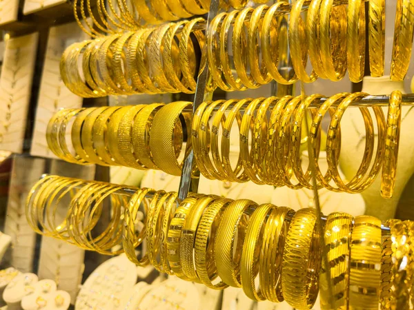 Gold Bracelets Jeweler Window — Stock Photo, Image