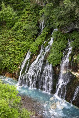 Shirahige şelalesinin mavi suları Cental Hokkaido ne