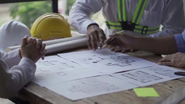 Multi Ethnic Engineers Architects Discuss Construction Plans Engineers Work Successful — Stock Video