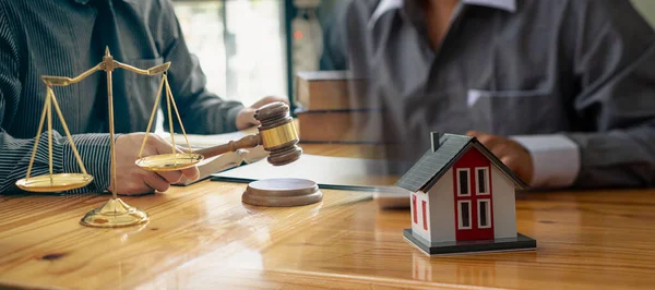 Gavel Law Judge Represents Justice Real Estate Auction Experts Help — Stock Photo, Image