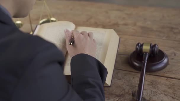Avukatlık Bürosunun Online Yasal Danışmanlık Hukuki Danışmanlık Kavramı Avukat Hâkim — Stok video