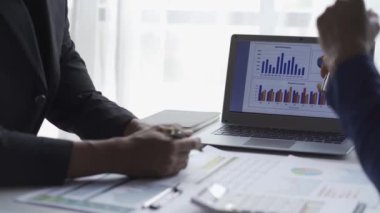 Maliye Bakanlığı, Güvenilir, Profesyonel ve Ciddi Avukatlık Bürosu 'nda yapılan bir toplantıda, Bankanın Finans Sözleşmesi Sözleşmesi' nin 4 bin müşteriye.