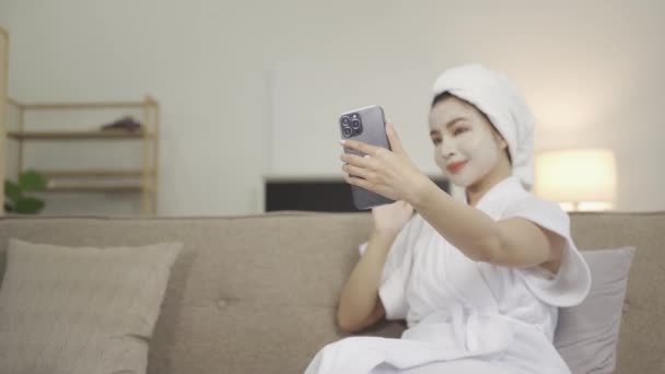 Beautiful Young Asian Woman Doing Make Home Towel Her Head — 비디오