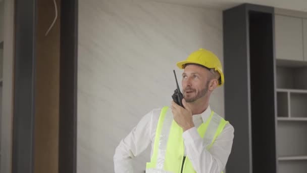 Engineers Use Walkie Talkies Communicate Crews While Working Factory Foreman — Stok video