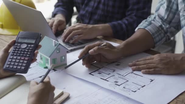 Reunión Con Ingenieros Consultores Planes Trabajo Arquitectos Ingenieros Diseñan Casas — Vídeos de Stock
