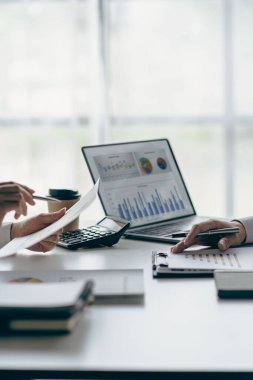 Yatırım ekibi borsa analizine başvurun İş yapısı analizi ve bilgi alışverişi insan kaynakları işe alım takım çalışması stratejisi ve rekabet dikey imajı