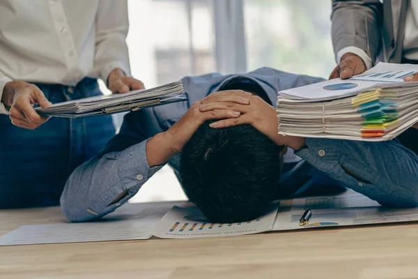 Empresário Estressado Com Trabalho Escritório Casual Estresse Dor Cabeça Ansiedade — Fotografia de Stock