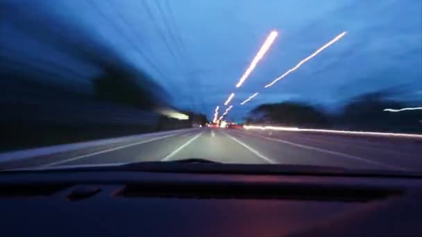 Перехресне Гіперпропускання Красиво Освітленого Барвистого Трафіку Знятого Автомобіля Вночі Місті — стокове відео