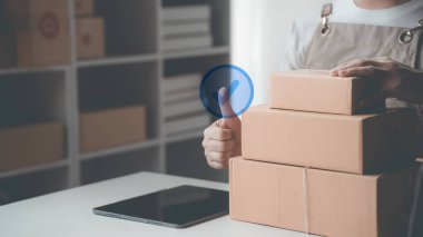 Küçük İşletme, KOBİ Sahibi, Online Siparişler, Kayıt Verileri, İş Büyümesi, Ürün Satma, Kutularla Çalışma, Ev, Ofis, Girişim İşletmeleri, KOBİ, Kapatma