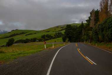 Akaroa, Yeni Zelanda 'nın Christchurch eyaletinin güneydoğusunda yer alan bir şehirdir..