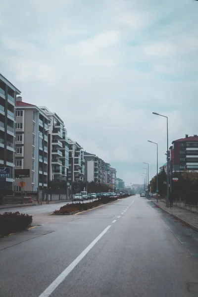 Leere Straße Neuem Wohnviertel Mit Mehrfamilienhäusern Isparta Türkei — Stockfoto