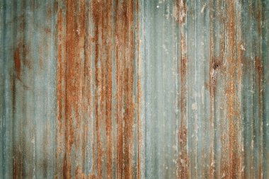 Eski çinko duvar dokusu arka plan, galvanize metal kaplama üzerinde paslı.