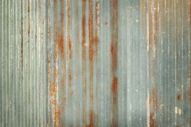 Eski çinko duvar dokusu arka plan, galvanize metal kaplama üzerinde paslı.