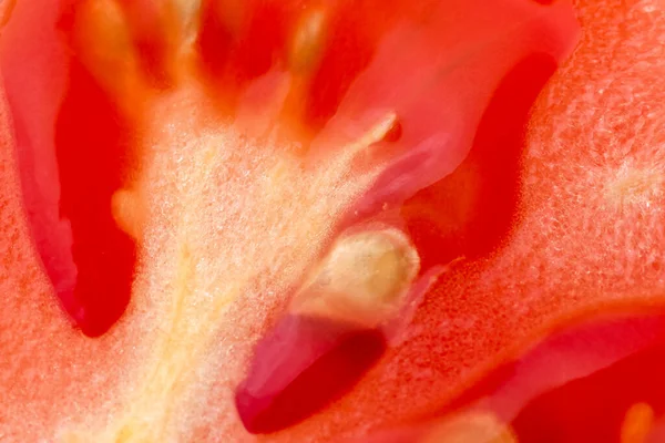 Šťavnaté Červené Rajče Plátky Masa Semena Textury Detailní Záběr Vnitřní — Stock fotografie