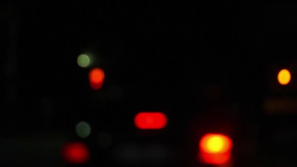 Cidade Desfocada Rua Carro Luzes Noite Trilhas Semáforo Rua — Vídeo de Stock