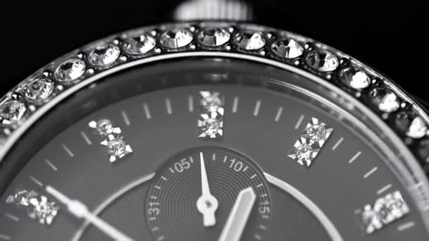 Vacker Armbandsur Ett Makro Skott — Stockvideo