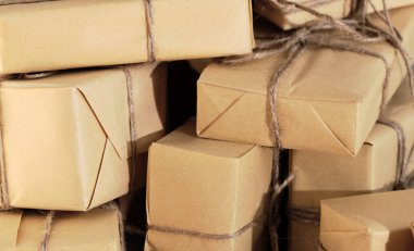 El yapımı kağıtta hediye kutuları. Noel kutlaması konsepti