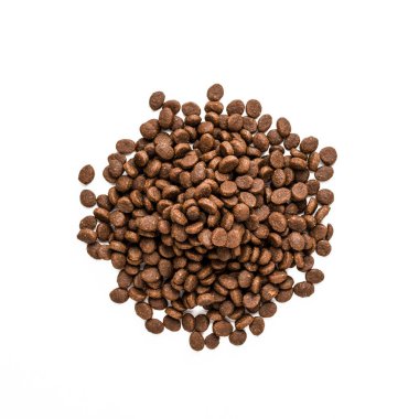 Kuru Evcil Hayvan Yemeği. Granüle edilmiş hayvan yemi yığını. Köpekler ve kediler için iyi besin taneleri