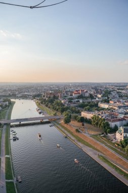 Krakow 'da Akşam Parlaması: Vistula' ya Bakan Wawel Şatosu,
