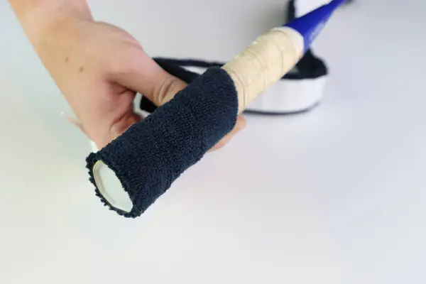Hokey sopasını siyah bantla sarmak