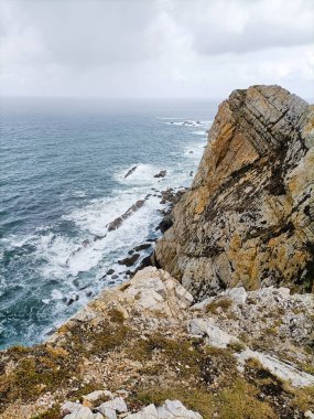 Penas Burnu 'nun kayalıkları, Asturias, İspanya. İspanyol kıyı şeridi manzarası