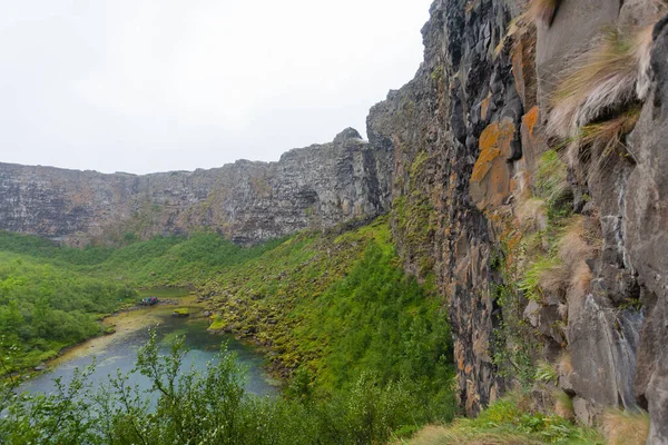 Ισλανδία Τοπίο Παγόμορφο Φαράγγι Asbyrgi Και Botnstjorn Στη Λίμνη Ισλανδία — Φωτογραφία Αρχείου