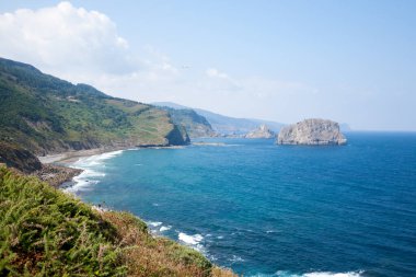 Biscay Körfezi kayalıkları manzarası, İspanya.