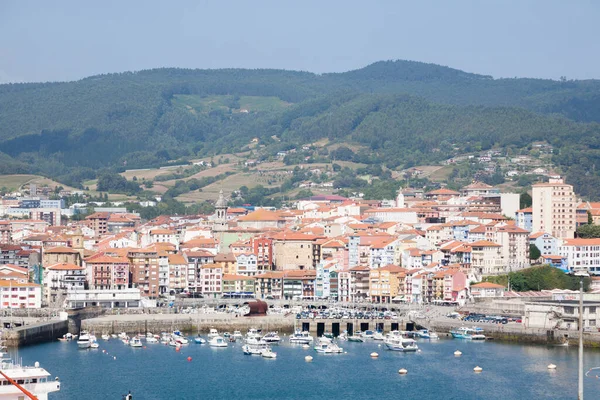 Porto Bermeo Vista Para Assentamento Espanha Paisagem Espanhola Fotos De Bancos De Imagens