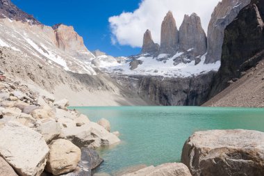 Torres del Paine Ulusal Parkı manzaralı, Şili. Şili Patagonya manzarası. Üs Las Torres bakış açısı