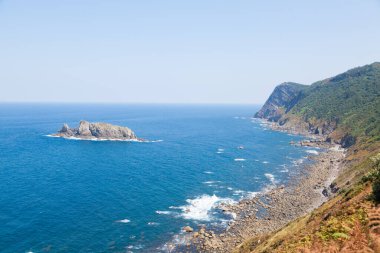 İspanya, Villano Burnu 'ndan Biscay Körfezi manzaralı. İspanyol okyanus manzarası