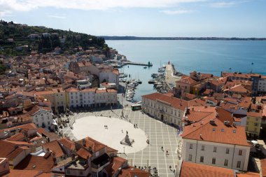 Piran ana kare hava manzarası, Slovenya. Istria dönüm noktası