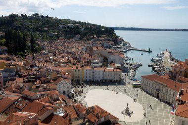 Piran ana kare hava manzarası, Slovenya. Istria dönüm noktası