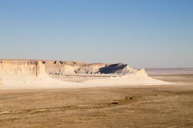 Çarpıcı Mangystau manzarası, Kazakistan. Kaya tepeleri manzaralı, Bozzhira vadisi. Orta Asya simgesi