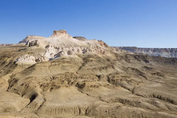 Çarpıcı Mangystau manzarası, Kazakistan. Kaya tepeleri manzaralı, Bozzhira vadisi. Orta Asya simgesi