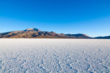 Salar de Uyuni, Bolivya. Dünyadaki en büyük tuz düzlüğü. Bolivya manzarası. Cerro Tunupa görünümü