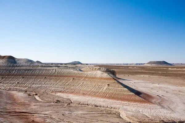 Mangystau Çölü, Kyzylkup bölgesi, Kazakistan. Kaya katmanı oluşumları