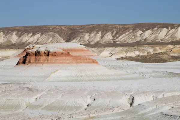 Mangystau Çölü, Kyzylkup bölgesi, Kazakistan. Kaya katmanı oluşumları